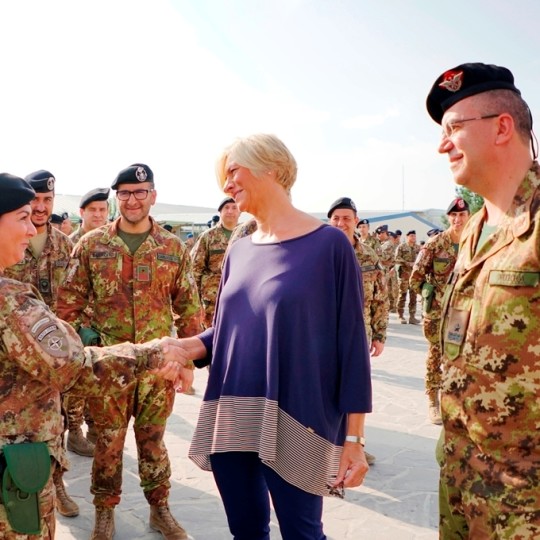 donne dell'esercito con il ministro Pinotti